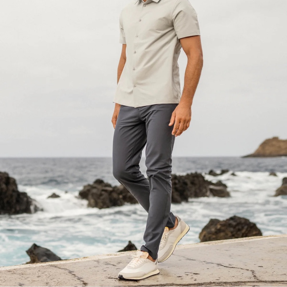 Vuori Men's Gray Pants
